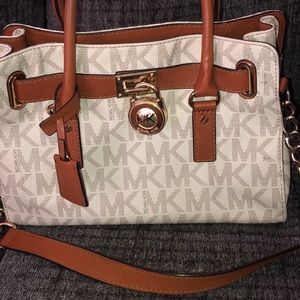 Michael Kors MK purse for sell used
